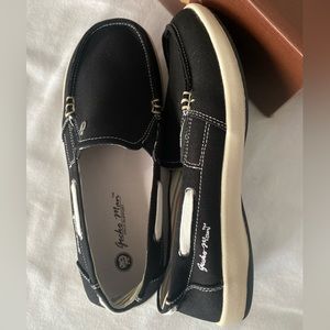 Comfort Shoes, brand new, in box!
